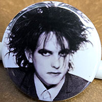 Cure- Robert Smith (Black & White) pin (pin-C347)