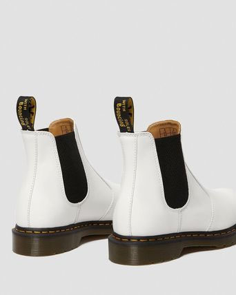 dr martens chelsea smooth